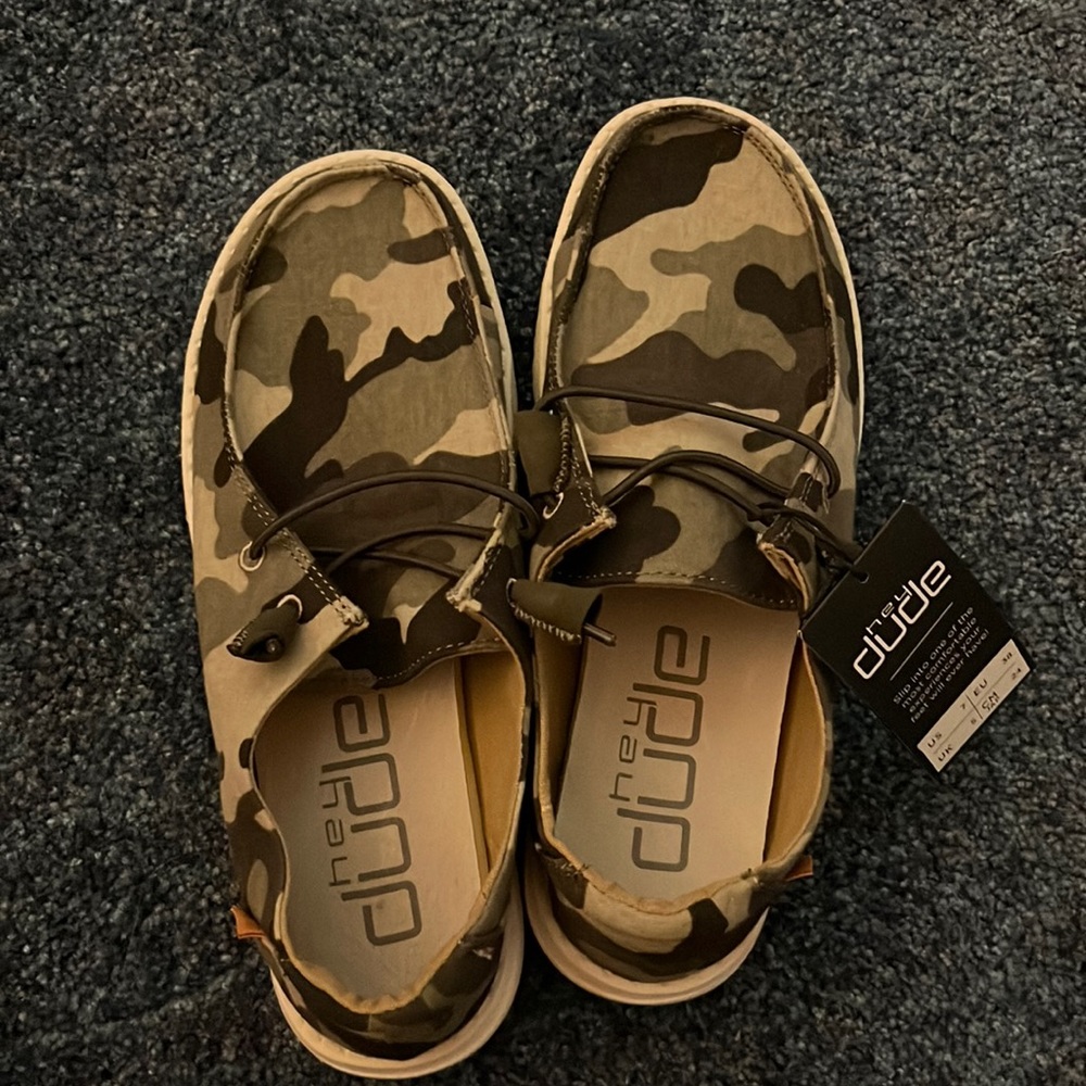 Camo hey dudes size 7 NWT
